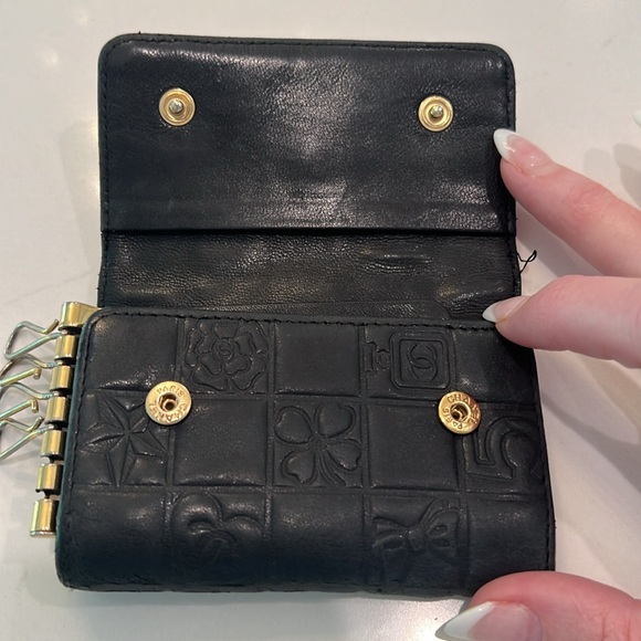 Chanel Precious Symbols Quilted Chocolate Bar Key Holder Case Black Lambskin - Picture 7 of 14